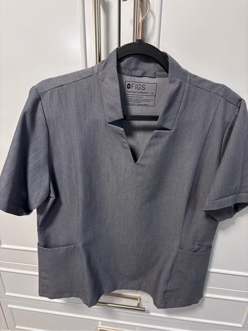 FIGS woman’s Short-Sleeve Scrub Shirt in Heather Gray